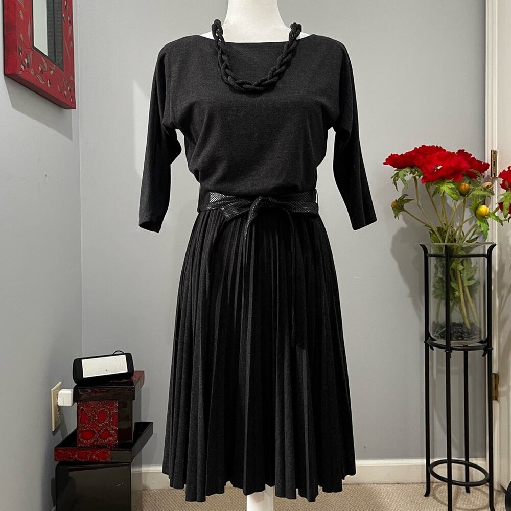 NEW WHBM Pleated Belted 3/4 Sleeve Full Fit Flare Flounce Dress Charcoal 00 NWOT